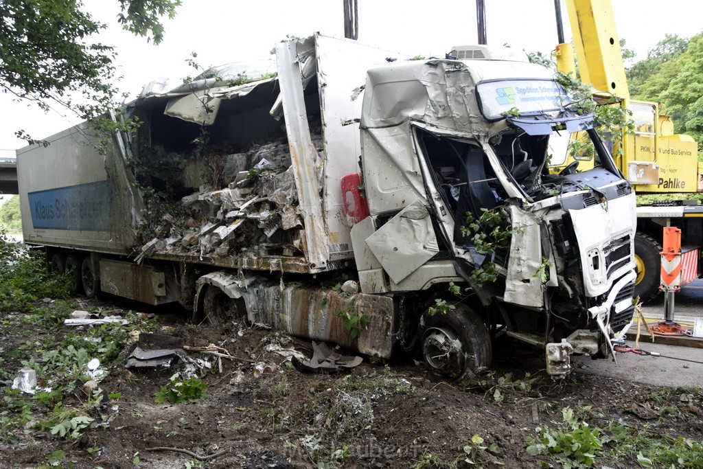 Schwerer VU A 3 Rich Oberhausen Hoehe AK Leverkusen P620.JPG - Miklos Laubert